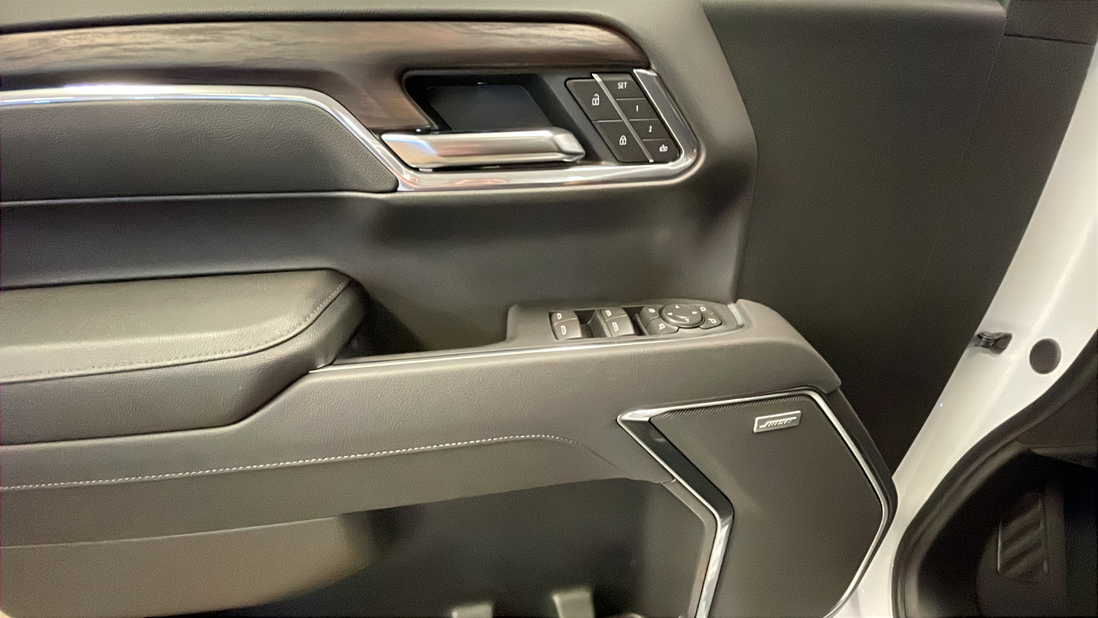 2026 GMC Sierra 1500 SLT - Photo 10